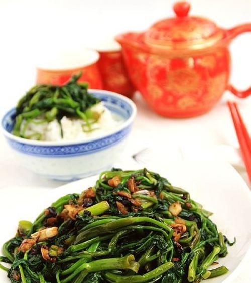 蒜香青江菜的做法（学会这道菜，让你轻松成为家庭主厨）-第2张图片-美味行家