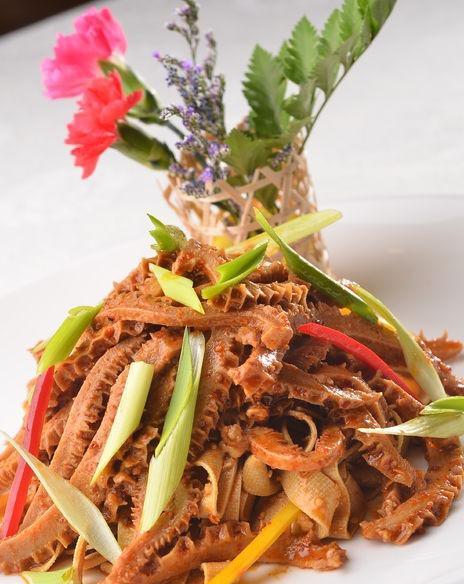 金钱肚小炒美食全攻略（口感香脆，营养丰富的小炒金钱肚做法大公开）-第1张图片-美味行家