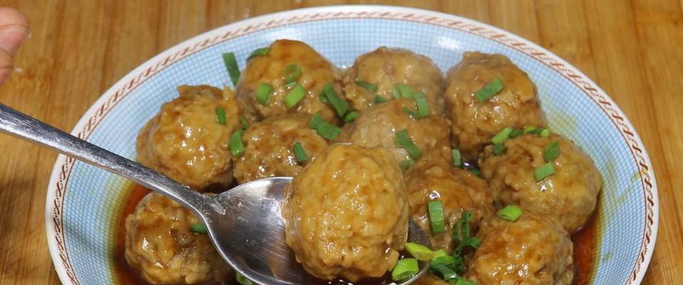 香酥花生渣肉丸的做法（以花生渣为材料，打造超级美味的肉丸）-第1张图片-美味行家