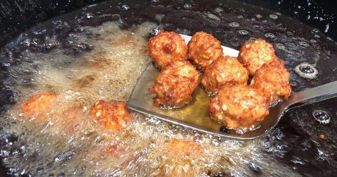 香酥花生渣肉丸的做法（以花生渣为材料，打造超级美味的肉丸）-第3张图片-美味行家