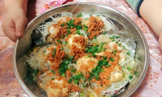 美味可口的蒜蓉粉丝蒸鲍仔（家庭厨房也能轻松做出高档美食！）-第3张图片-美味行家