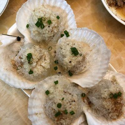 蒜蓉粉丝蒸大元贝的做法（海鲜佳肴，鲜香味美，快来尝试！）-第2张图片-美味行家