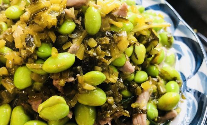 咸菜毛豆的家常做法（清爽美味，让你口感倍增）-第1张图片-美味行家