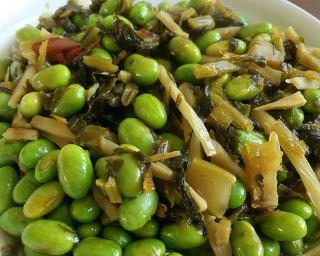 咸菜毛豆的家常做法（清爽美味，让你口感倍增）-第3张图片-美味行家