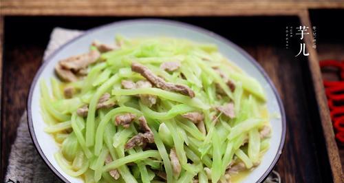 家常美味，以乌笋炒肉做法大揭秘（教你轻松搭配乌笋，烹制出好吃又健康的炒肉菜肴）-第1张图片-美味行家