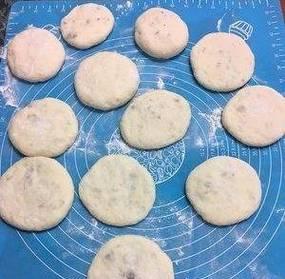 家常美食（简单易学的芋头泥包子制作技巧和口感体验）-第1张图片-美味行家