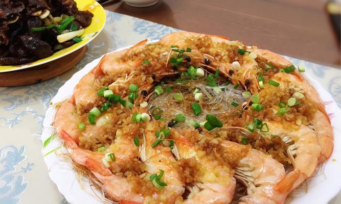 竹筒烧酒虾——中华美食独特风味-第2张图片-美味行家