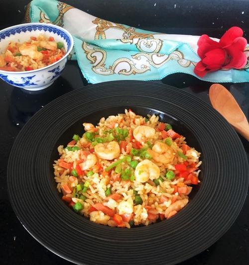 夏日简易炒饭的做法（清爽美味，快速上桌）-第2张图片-美味行家