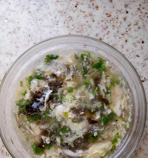 营养美味的小白菜紫菜鸡蛋汤（一道简单易做的家常汤，滋补又健康）-第2张图片-美味行家