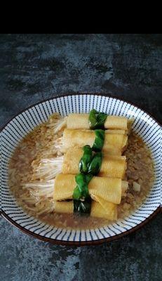 素豆皮卷的烹饪技巧（做出美味的素豆皮卷，无需专业厨艺，只要掌握这些关键技巧！）-第1张图片-美味行家