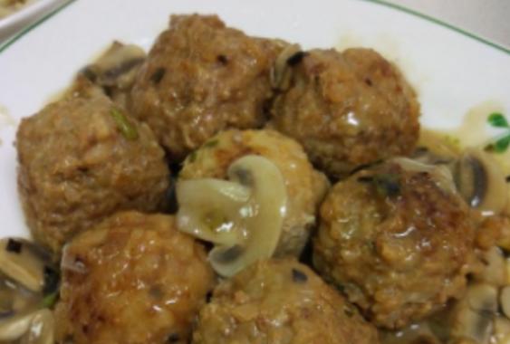 美食大赏——肉丸烧口蘑（一道鲜美可口的家常菜）-第3张图片-美味行家
