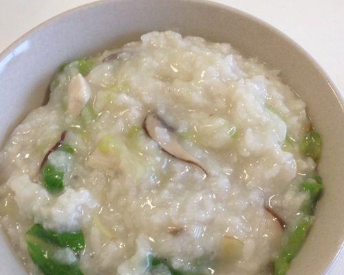 健康营养，家常美味——以香菇青菜鸡肉粥为例（学会这道粥，让你受益一生）-第2张图片-美味行家