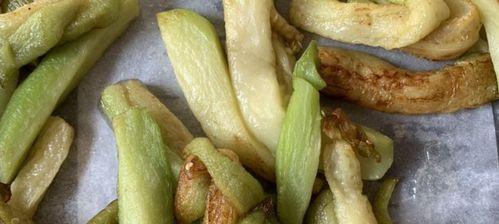 铁板茄子的制作方法（教你轻松做出口感鲜美的铁板茄子）-第1张图片-美味行家