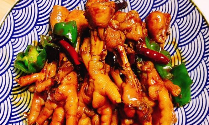 甜椒炒鸡丝，美味轻松搞定！（简单易学的家常美食，让你回味无穷！）-第2张图片-美味行家