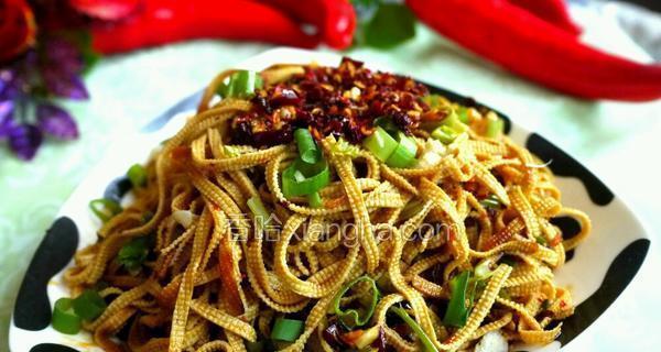 美味酸辣豆腐丝的做法（口感鲜美，营养丰富的佳肴）-第1张图片-美味行家