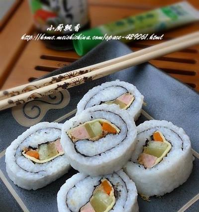 轻松做出美味玉米寿司卷（玉米的新鲜美味，让你爱上寿司的味道）-第2张图片-美味行家