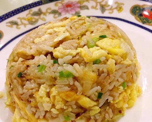 虾仁蔬菜炒饭的做法（美味又营养，做法简单易学）-第1张图片-美味行家