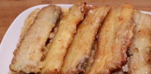 香酥带鱼的制作方法（教你如何做出口感酥脆的香酥带鱼）-第2张图片-美味行家