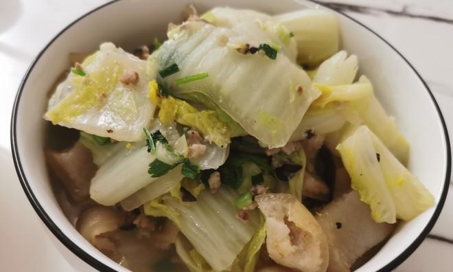 学会用猪皮制作美味白菜的方法（以猪皮白菜的做法为例，教你如何利用廉价材料制作美味佳肴）-第3张图片-美味行家