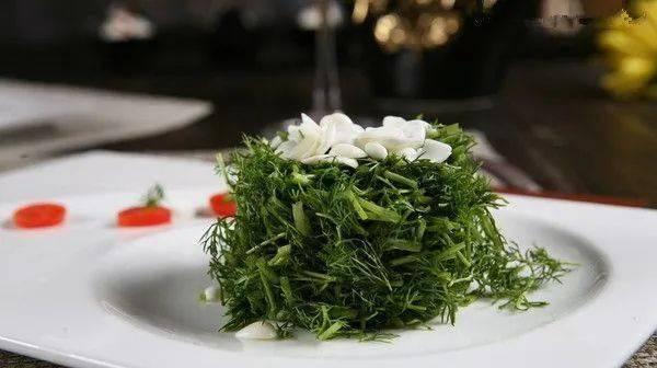 健康美味，以杏仁拌茴香（做法详解，营养丰富，让你爱上茴香的味道）-第1张图片-美味行家