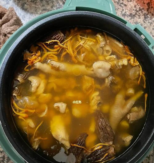 如何烹制美味的羊肚菌虫草花汤（健康美味的汤品，美味与养生兼备）-第1张图片-美味行家