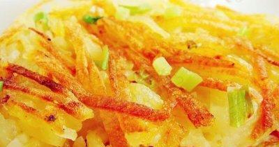 家庭美食（轻松学会家常小吃，香气四溢的土豆饼）-第3张图片-美味行家