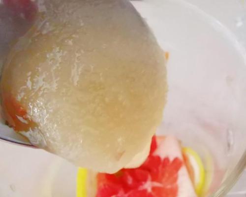 酸甜可口的以西柚柠檬蜂蜜，简单做法轻松上手！（打造清爽健康的夏日饮品）-第1张图片-美味行家