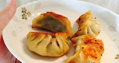 蟹肉皮冻煎饺的制作方法（美味健康的自制煎饺）-第1张图片-美味行家