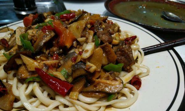 一碗酸爽入味的美味佳肴，让你舌尖上的享受（一碗酸爽入味的美味佳肴，让你舌尖上的享受）-第1张图片-美味行家