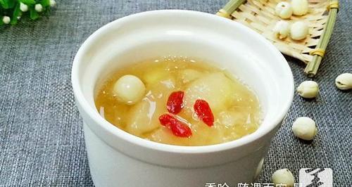 以雪梨银耳养颜羹，打造青春美丽（清凉滋润，女性养颜圣品）-第2张图片-美味行家
