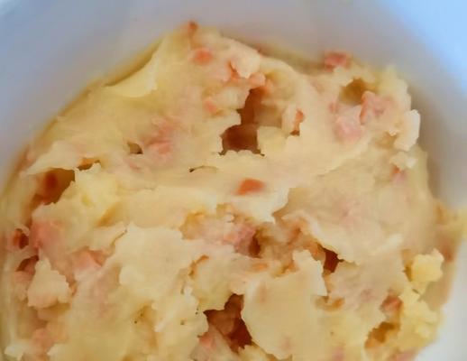 土豆泥，营养美味（做法简单、口感细腻，土豆泥成为经典美食）-第2张图片-美味行家