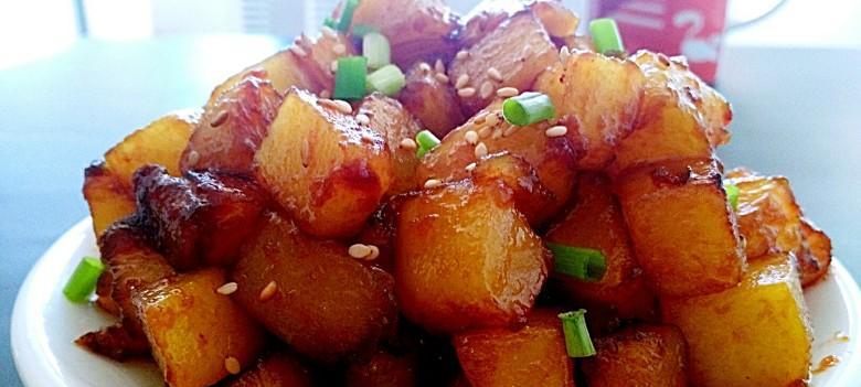 糖醋土豆的制作方法（打造香酥可口的糖醋土豆）-第3张图片-美味行家