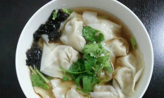 自制小葱猪肉馄饨的做法（简单易学，香气十足）-第1张图片-美味行家