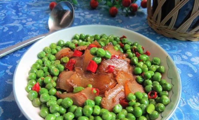 小鱼干炒青豆，营养美味双赢（一道简单易学的营养美食，开启舌尖的健康新生活）-第2张图片-美味行家