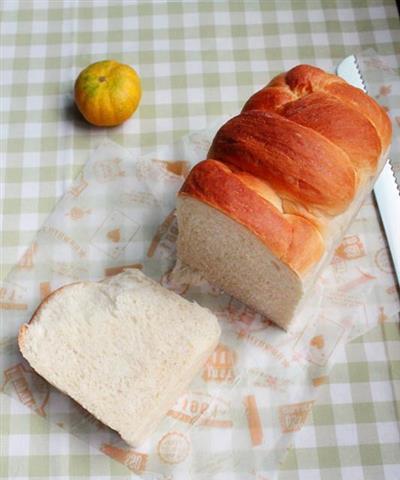 五花吐司制作指南（用关爱和心意制作美味早餐，让生活更精彩）-第1张图片-美味行家