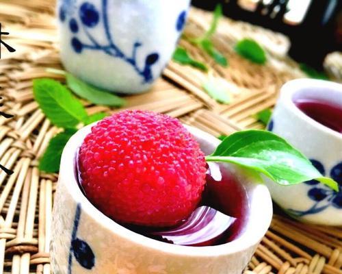 手制杨梅果酒，告别白酒烈性（以杨梅果酒为主打，制作无白酒口感的美酒）-第1张图片-美味行家