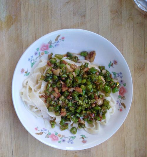 肉丝卤手擀面的做法（美味可口，健康营养，家常常备）-第2张图片-美味行家