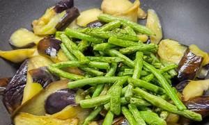 家常菜必备，美味油焖豇豆（做法简单易学，口感爽脆鲜香，让你在家也能享受餐厅级别的美食）-第2张图片-美味行家
