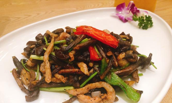 美味营养的素炒鸡枞菌（如何做出口感鲜嫩、味道浓郁的素炒鸡枞菌？）-第3张图片-美味行家