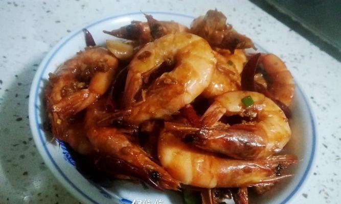 香辣海虾的做法（一道美味下饭佳肴，让你回味无穷！）-第1张图片-美味行家