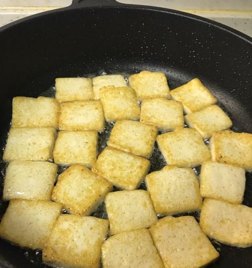 蒜蓉蒸豆腐的做法（简单易学，营养美味）-第1张图片-美味行家