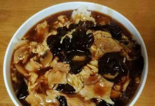 香菇鸡蛋打卤面的制作方法（用新鲜食材制作营养美味的卤面）-第2张图片-美味行家