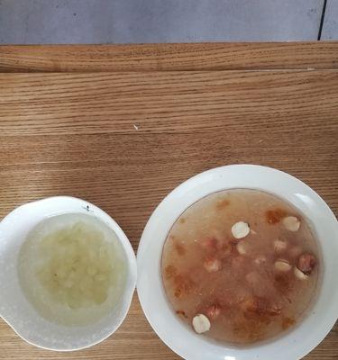 桃胶皂角米雪燕炖银耳（健康人生，从饮食开始；品味甜蜜，从口腔展开）-第2张图片-美味行家