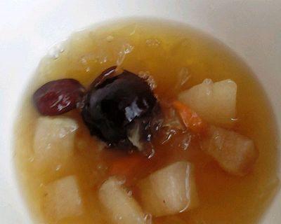 雪木耳红枣甜水的营养与制作方法（雪耳枣甜水，清润甘甜，滋阴养颜）-第2张图片-美味行家