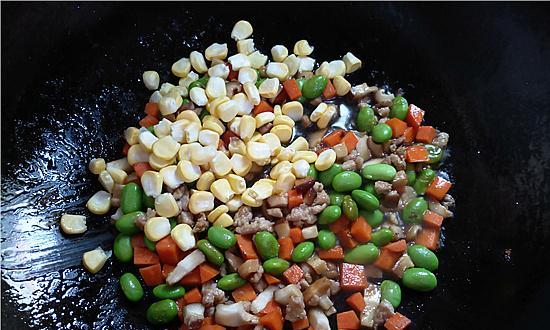 三色肉丁，美味又健康（家常菜谱，营养丰富）-第3张图片-美味行家