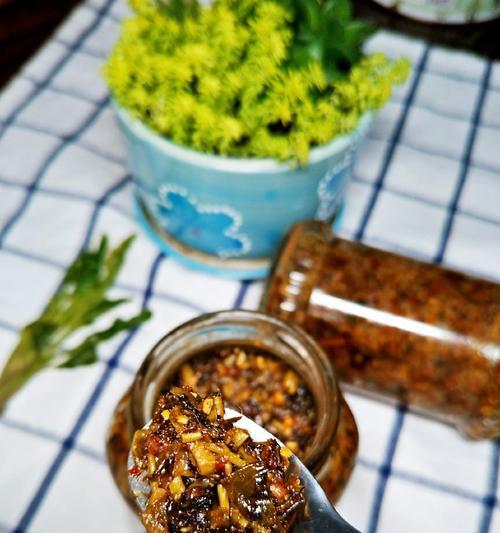 香椿酱拌面，美味又健康（用纯天然香椿酱，让拌面更美味；无添加，更健康。）-第1张图片-美味行家