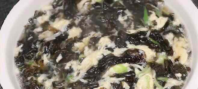 美味健康的油面筋紫菜汤（以素食为主的营养佳品）-第1张图片-美味行家