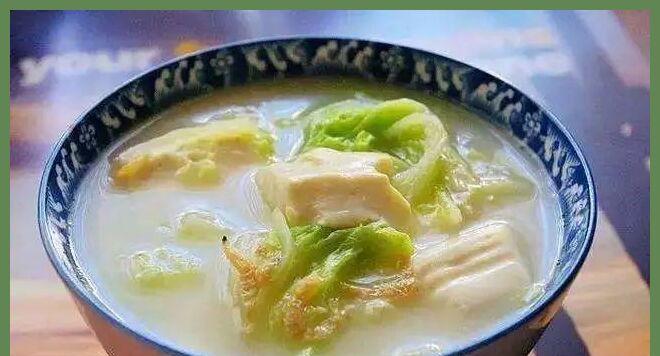家常菜谱——虾皮豆腐炒蛋（美味可口的下饭菜，简单易做的家常料理）-第1张图片-美味行家