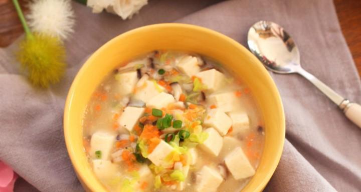 家常菜谱——虾皮豆腐炒蛋（美味可口的下饭菜，简单易做的家常料理）-第3张图片-美味行家