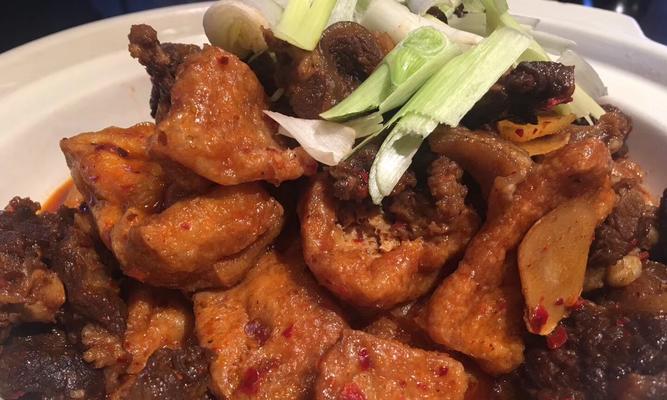 美味香芒牛肉焖豆腐（做法详解，让你一试成主厨）-第1张图片-美味行家